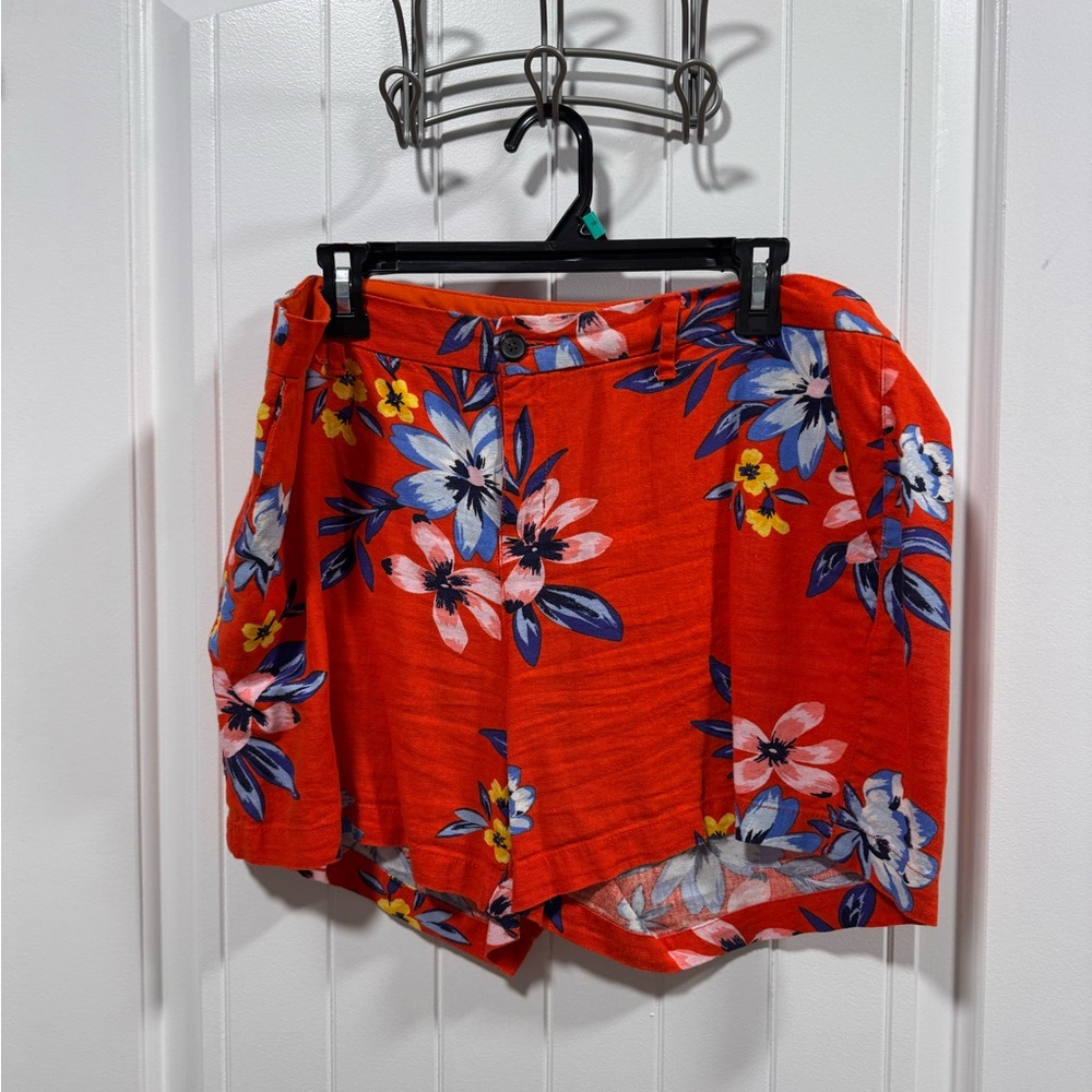Old Navy Red Floral Women's Shorts